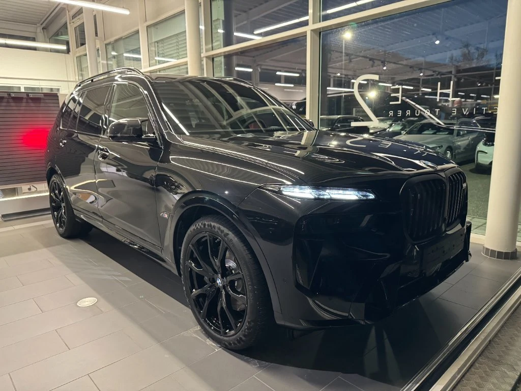 BMW X7 M60i rental