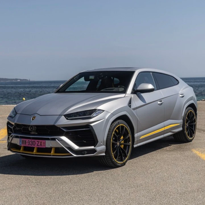 Lamborghini Urus Graphite Edition rental