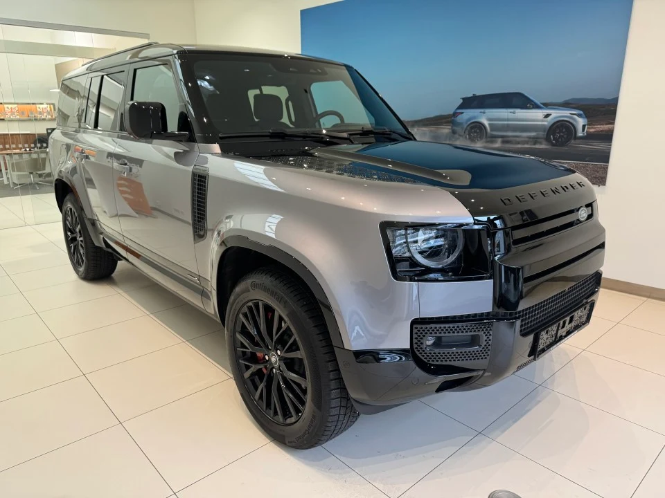 Land Rover Defender 130 X rental