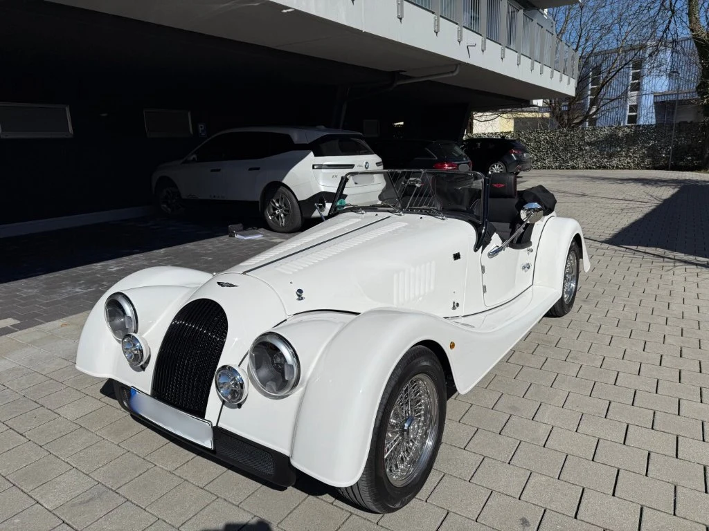 Morgan Plus 4 rental