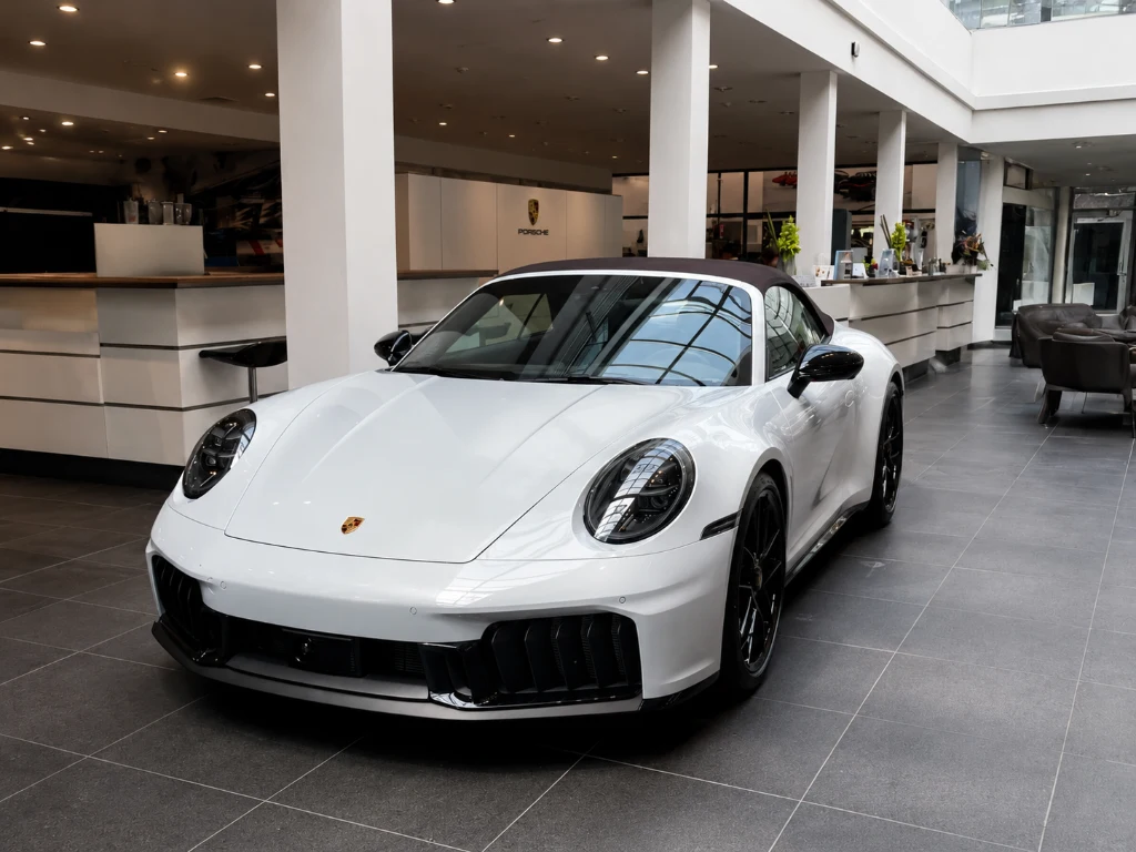 Porsche 992 Carrera 4 GTS Cabrio rental