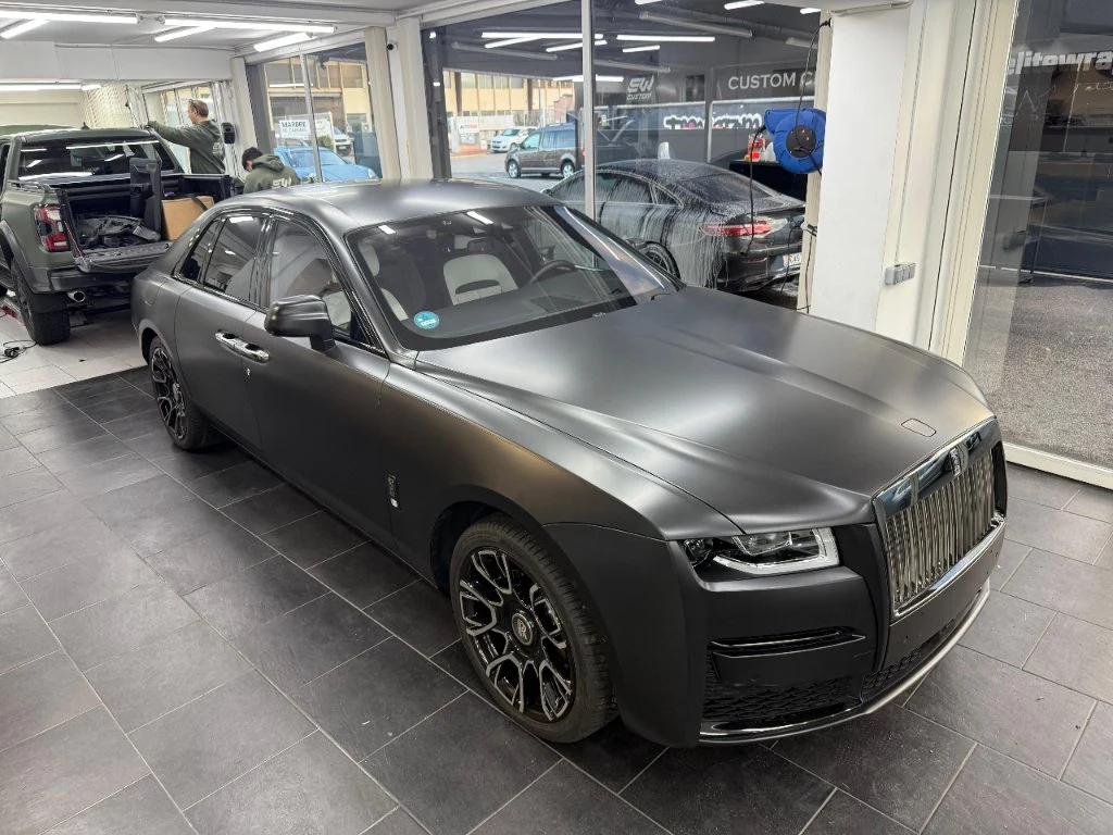 Rolls-Royce Ghost Black Badge rental