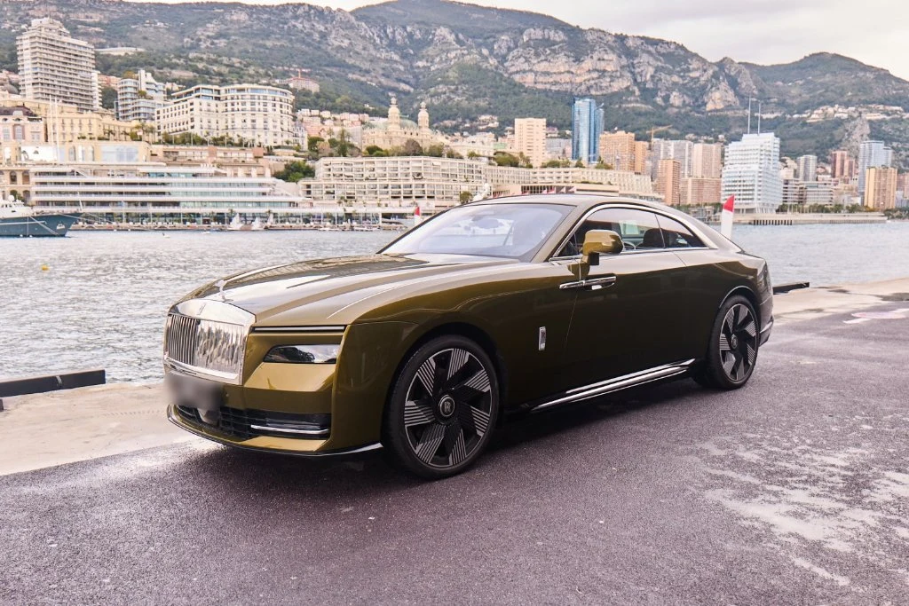 Rolls-Royce Spectre Electric rental